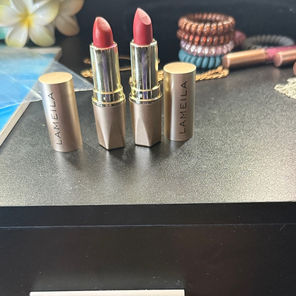 Red and Pink Lipstick Duo